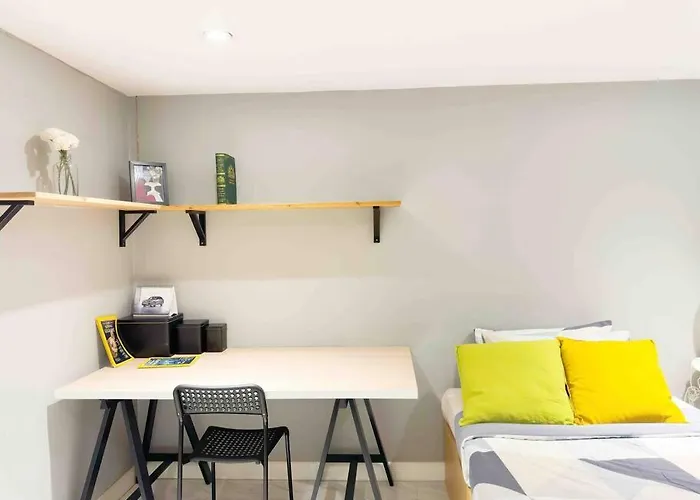 5brhouse Centre Silom 3min To Bts Saint Louis *