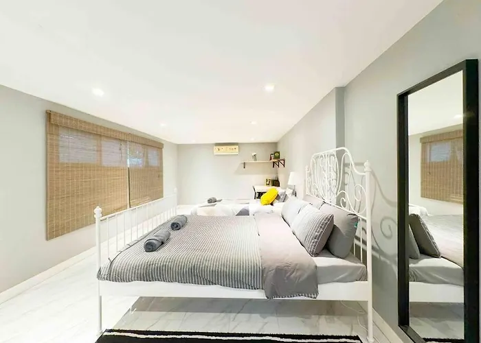 5brhouse Centre Silom 3min To Bts Saint Louis Villa